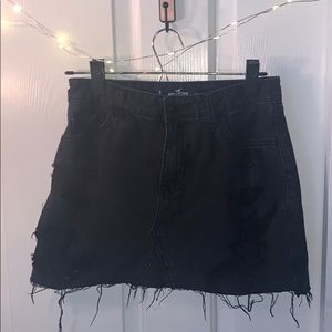 HOLISTER RIPPED BLACK MINI JEAN SKIRT